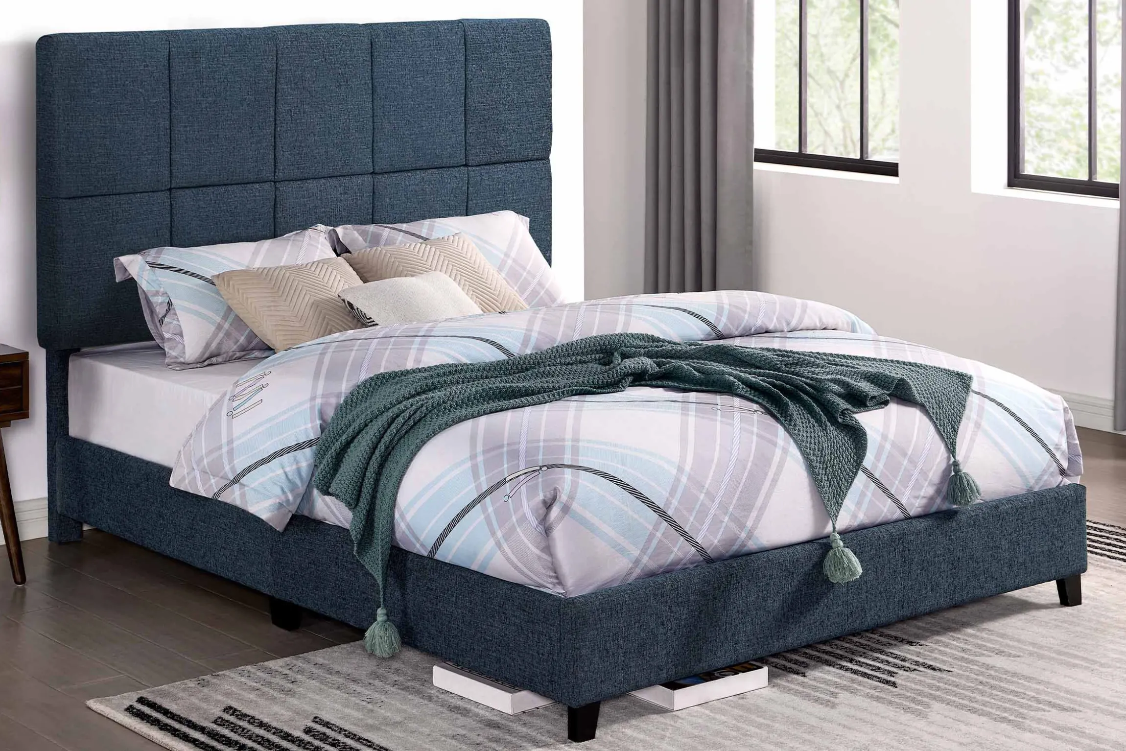 Legends Home Bridger Square Bed Complete