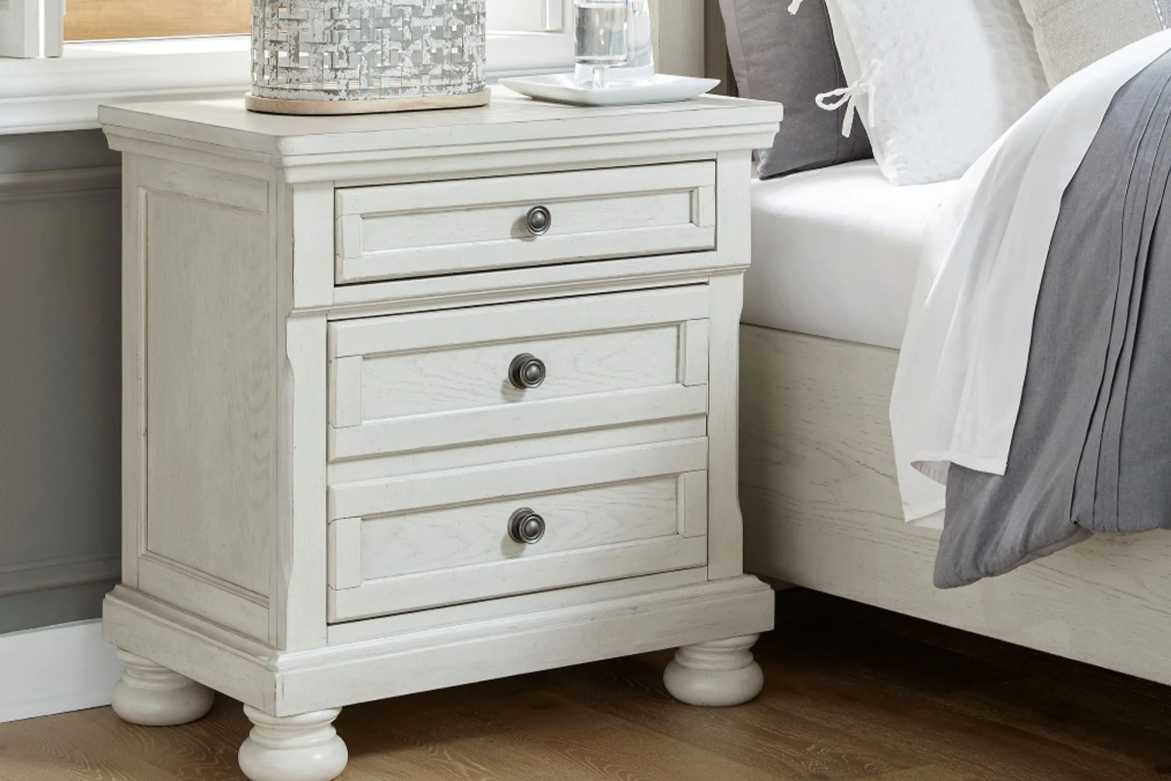 Signature Design Robbinsdale 2 Drawer Nightstand