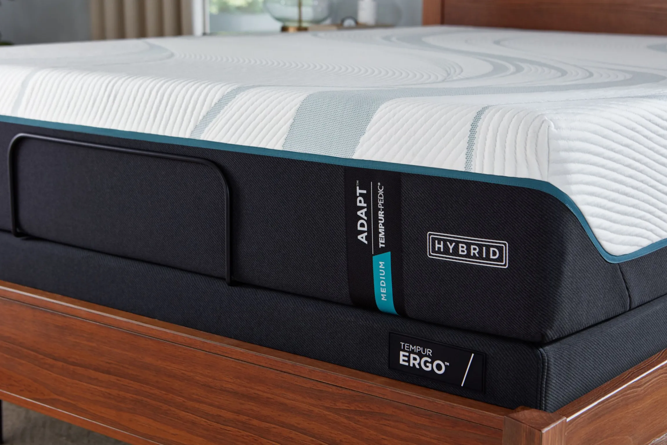 Tempur-Pedic Adapt Medium Hybrid Mattress 11"