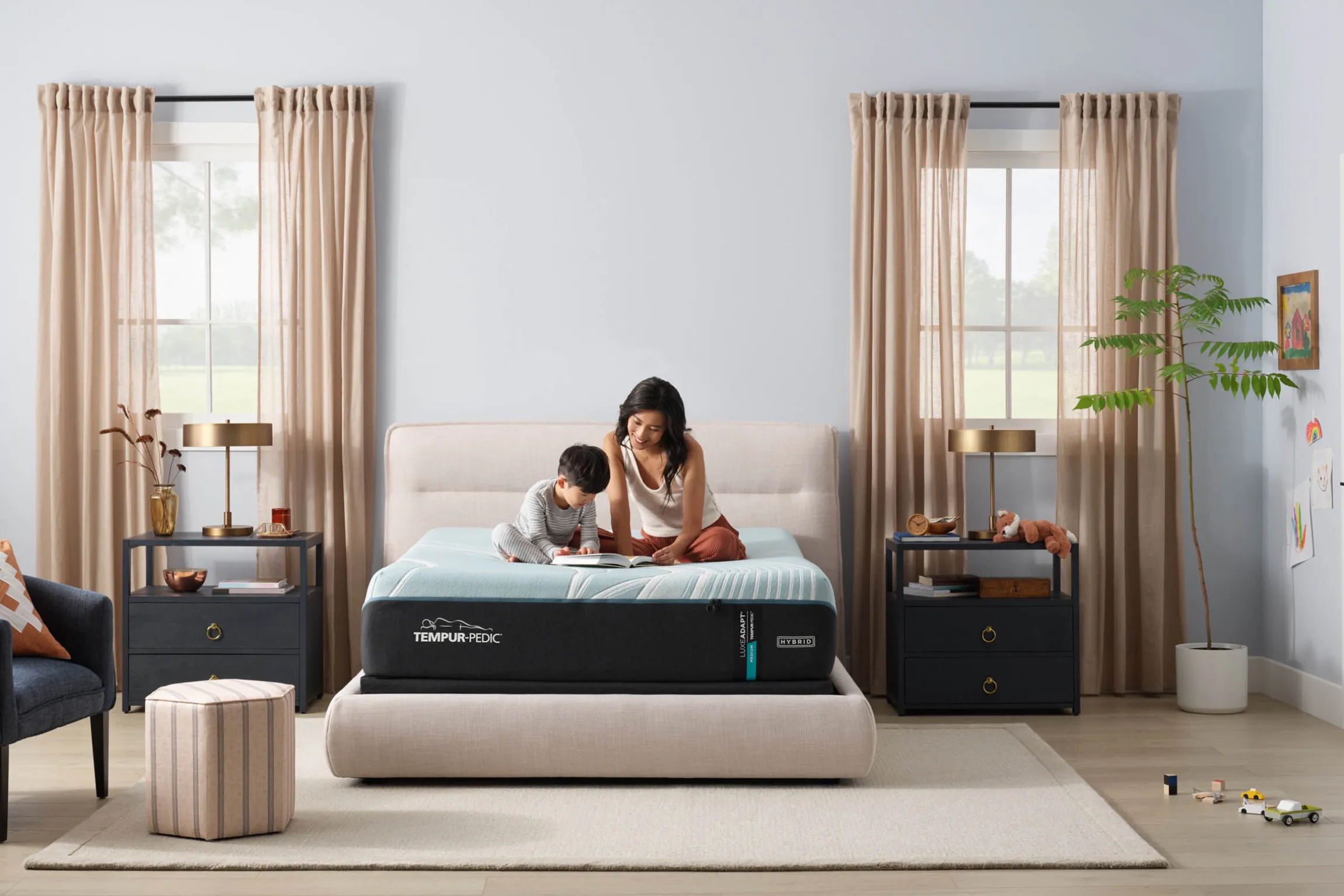 Tempur-Pedic LuxAdapt Medium Hybrid Mattress 13"